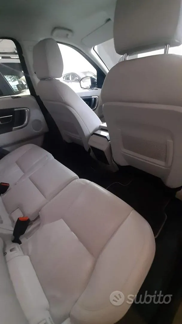 Land Rover Discovery Sport 2016 photo 4