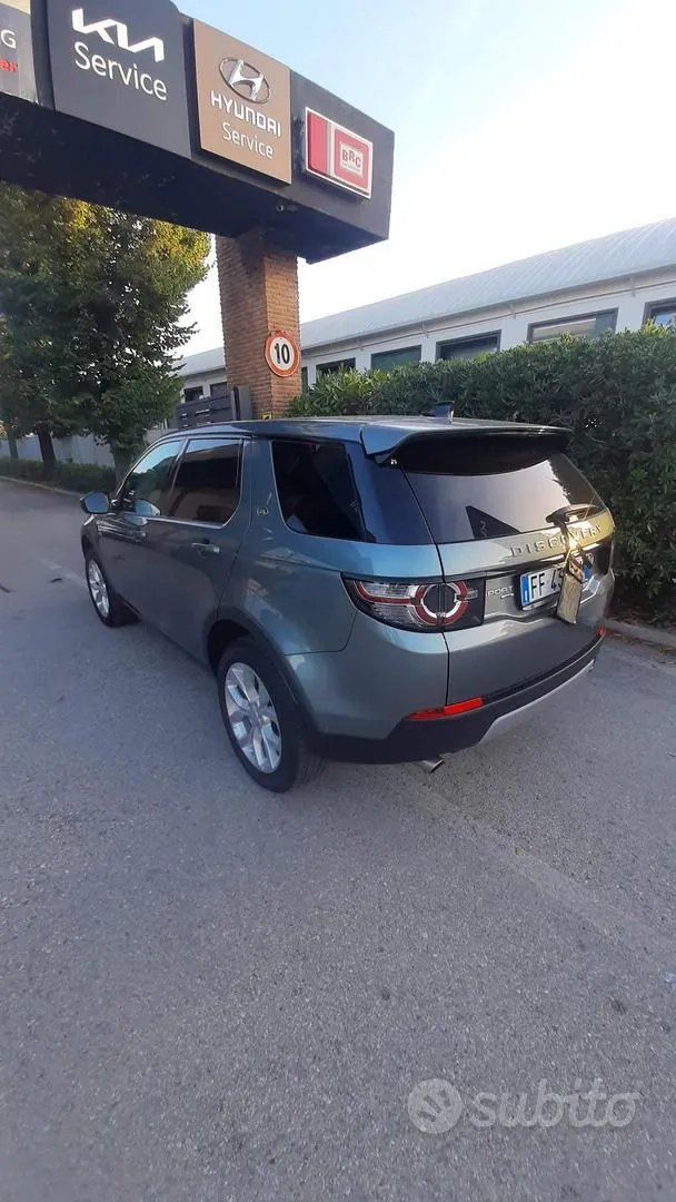 Land Rover Discovery Sport 2016 photo 2