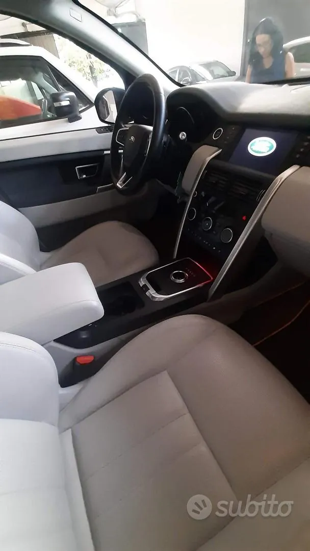 Land Rover Discovery Sport 2016 photo 3