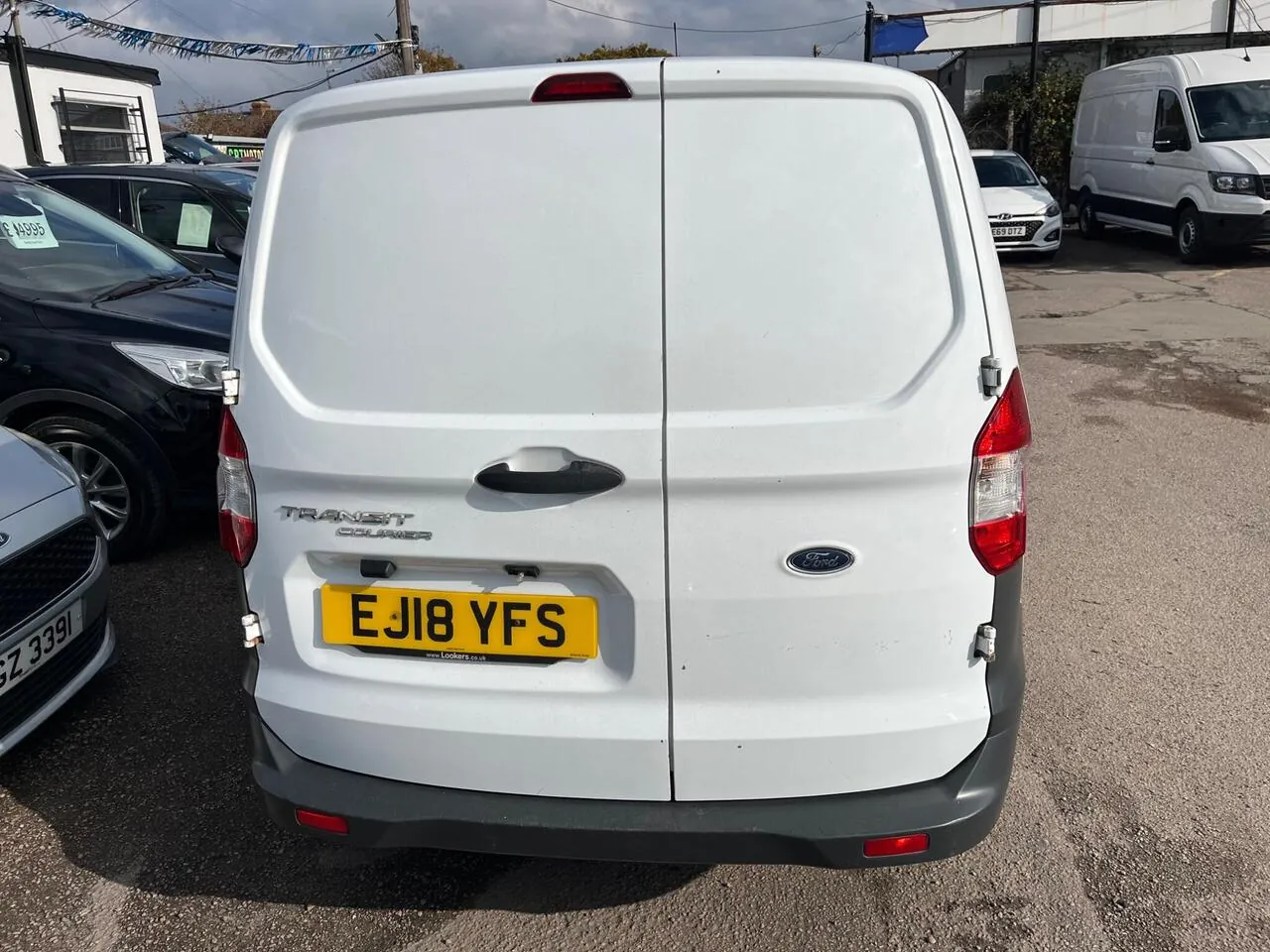 Ford Transit Courier 2018 photo 5