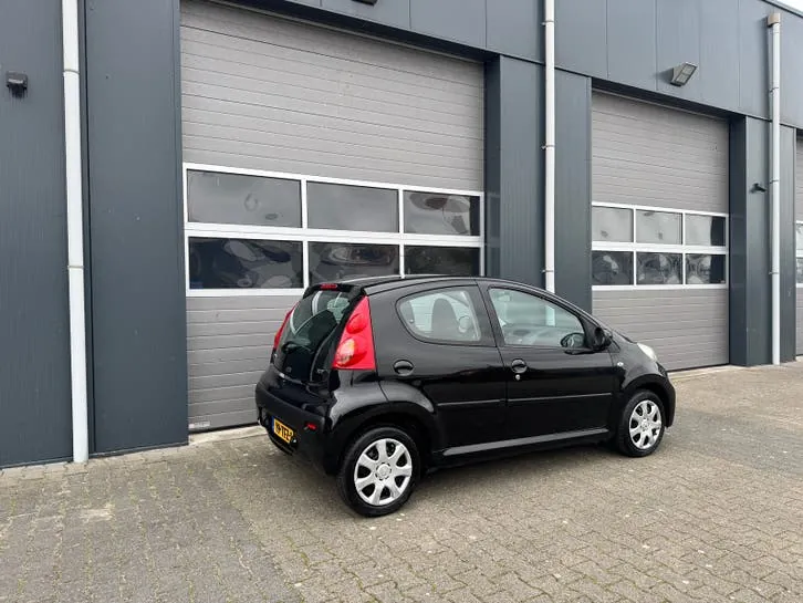Peugeot 107 2012 photo 3
