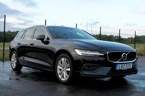 Volvo V60 2021 photo 2