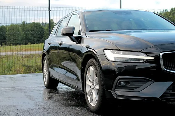 Volvo V60 2021 photo 3