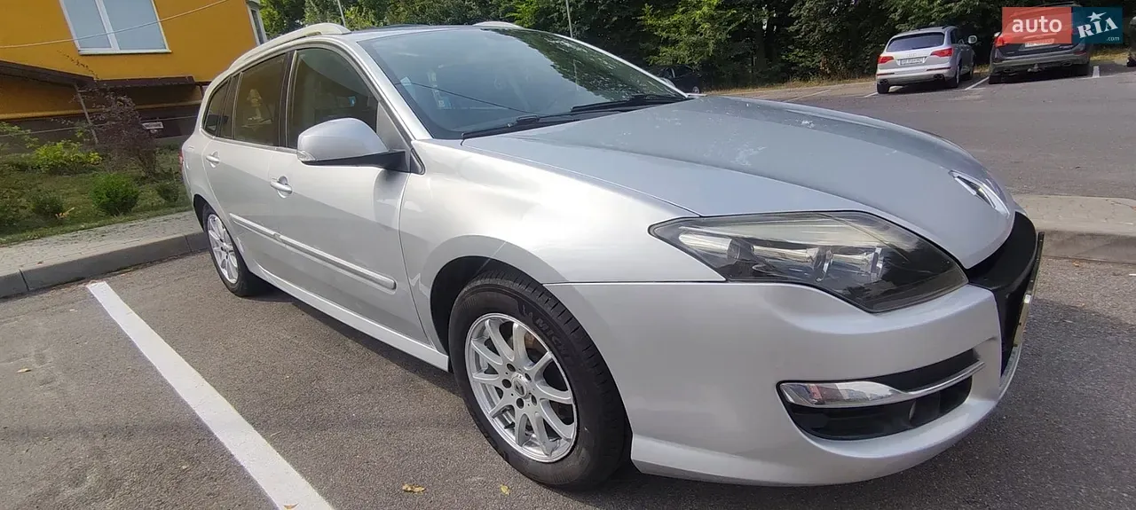 Renault Laguna 2011 photo 4