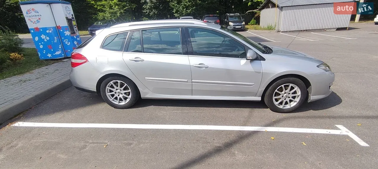 Renault Laguna 2011 photo 5