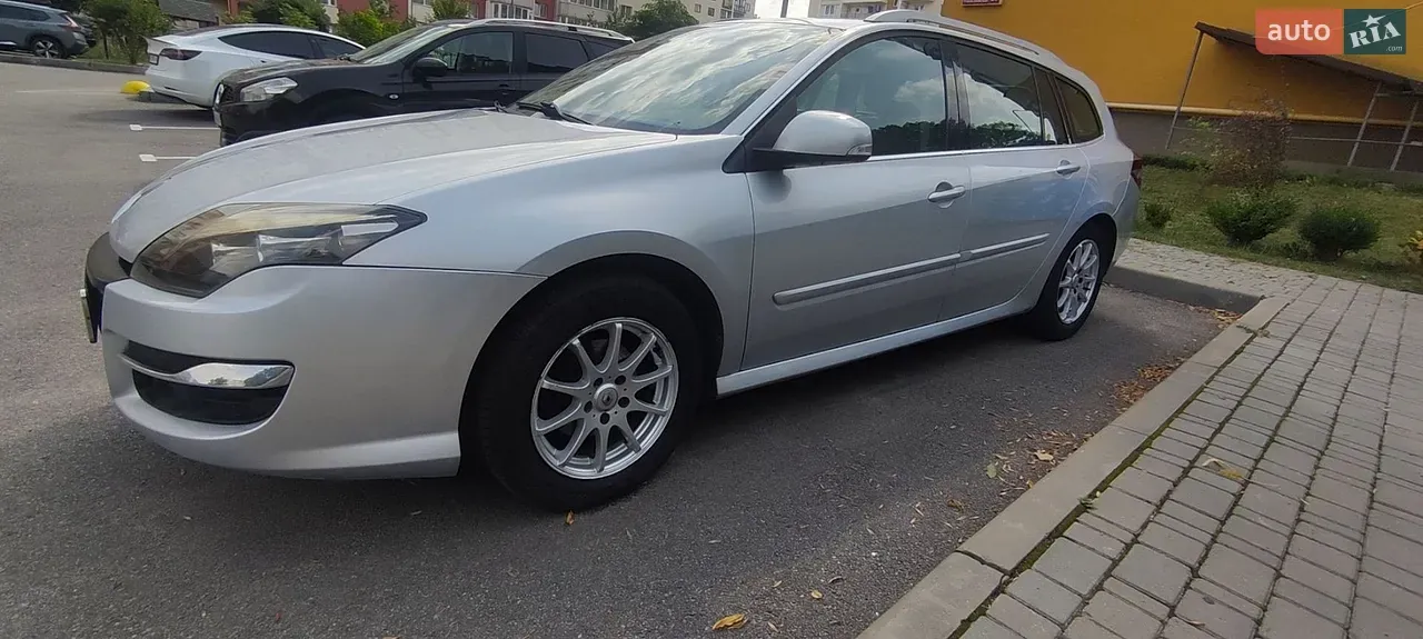 Renault Laguna 2011 photo 3