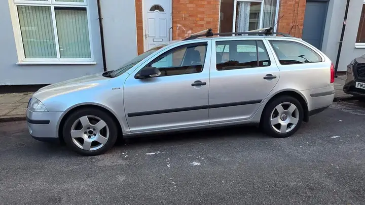 Skoda Octavia 2008 photo 2