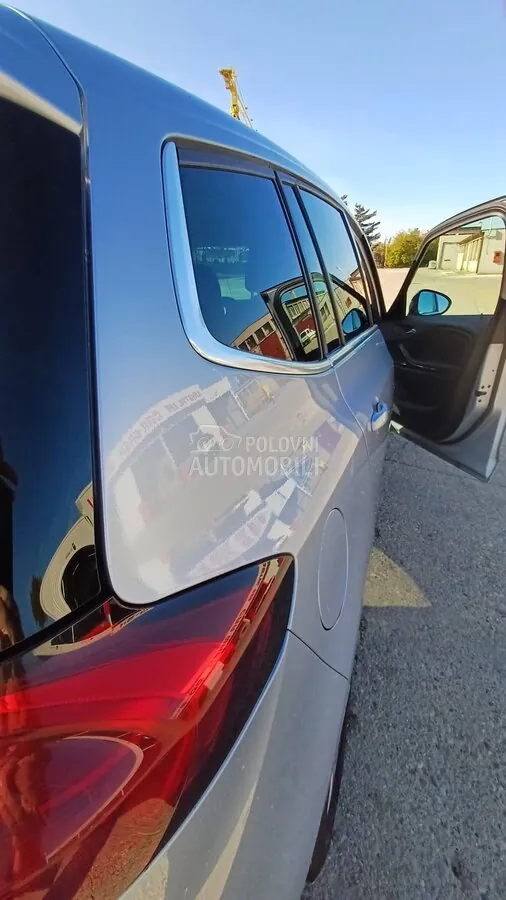 Opel Zafira 2015 photo 2