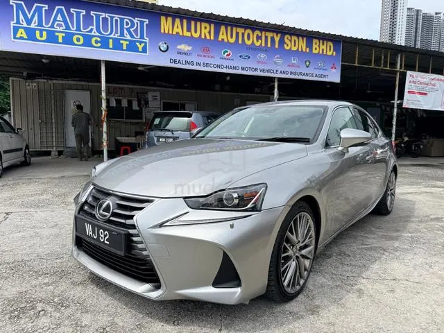 Lexus Is200