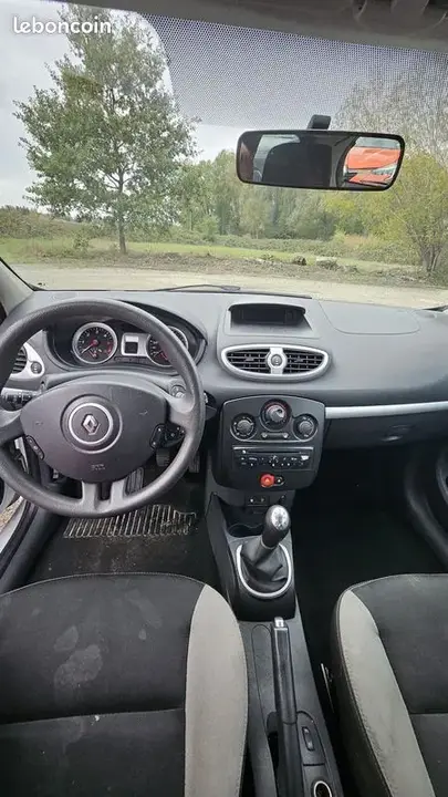 Renault Clio 2012 photo 4