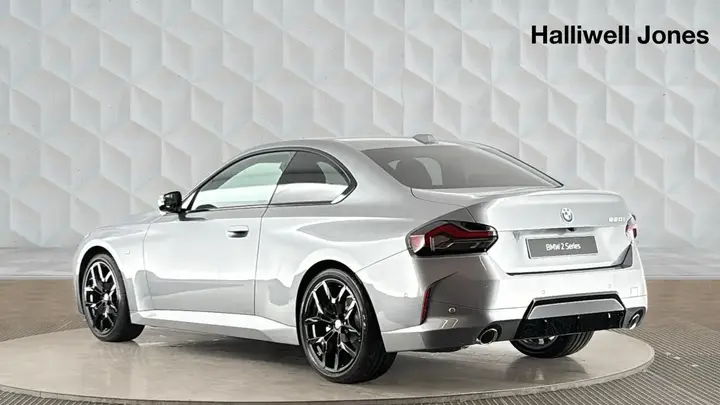 BMW 2 Series photo 3