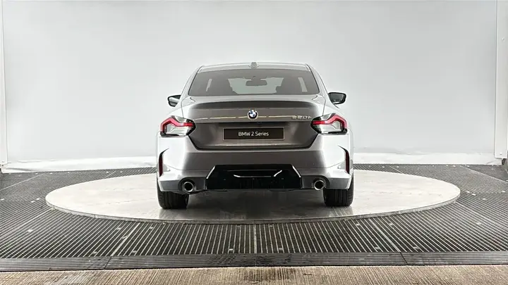 BMW 2 Series photo 4
