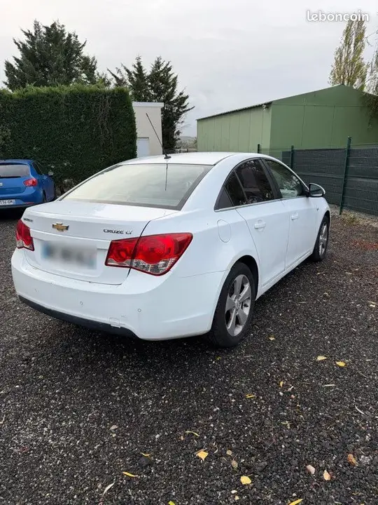 Chevrolet Cruze 2010 photo 2