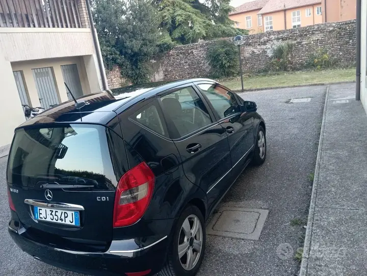 Mercedes-Benz A 2011 photo 4