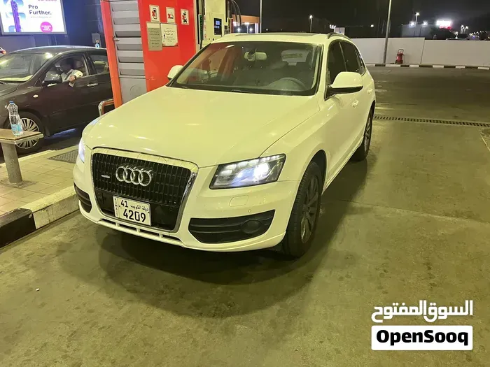 Audi Q5 2010 photo 2