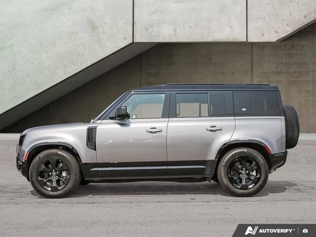 Land Rover Defender 2024 photo 2