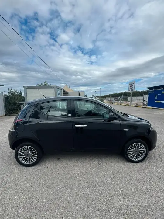 Lancia Ypsilon 2014 photo 3