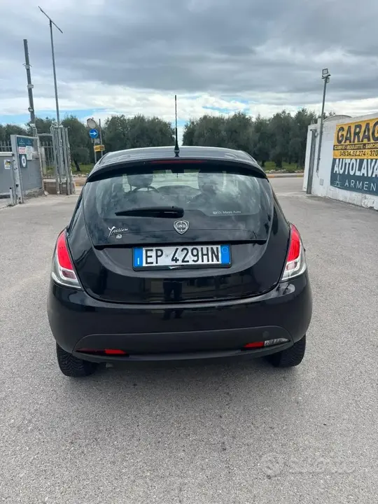 Lancia Ypsilon 2014 photo 2