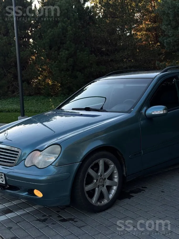 Mercedes-Benz C220