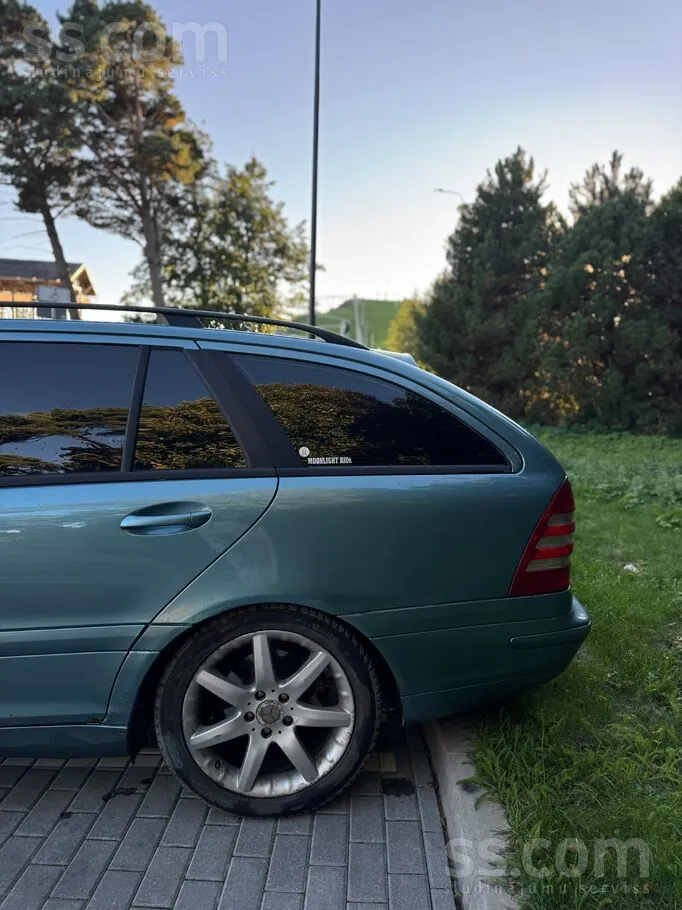 Mercedes-Benz C220 2003 photo 5