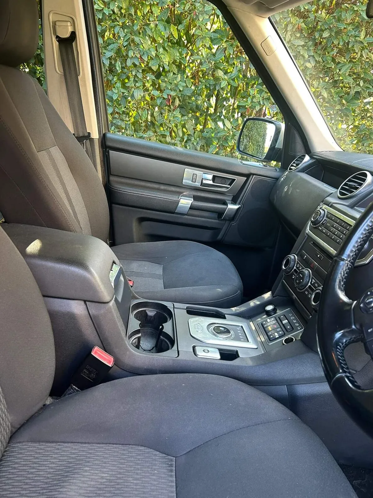 Land Rover Discovery 4 2012 photo 4