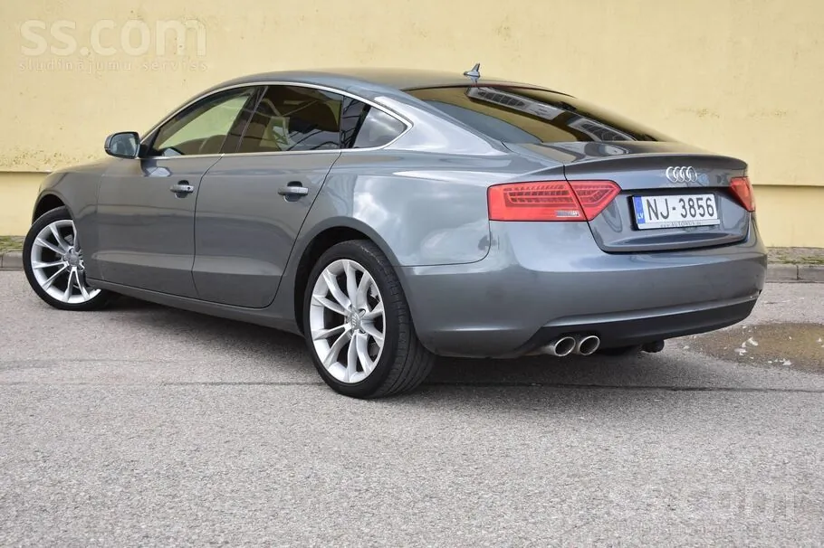Audi A5 2013 photo 2