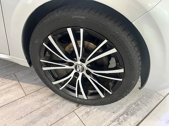 Peugeot 208 2014 photo 5