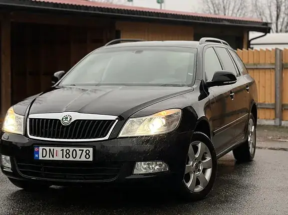 Skoda Octavia 2009 photo 2