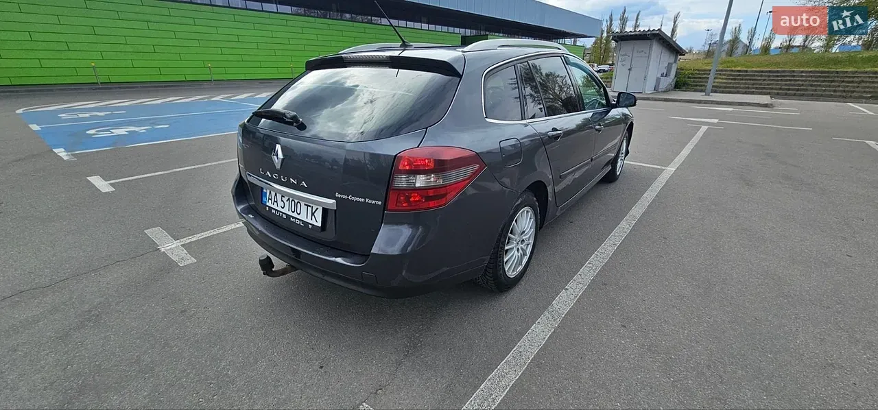 Renault Laguna 2011 photo 4