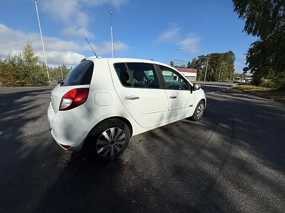 Renault Clio 2011 photo 5