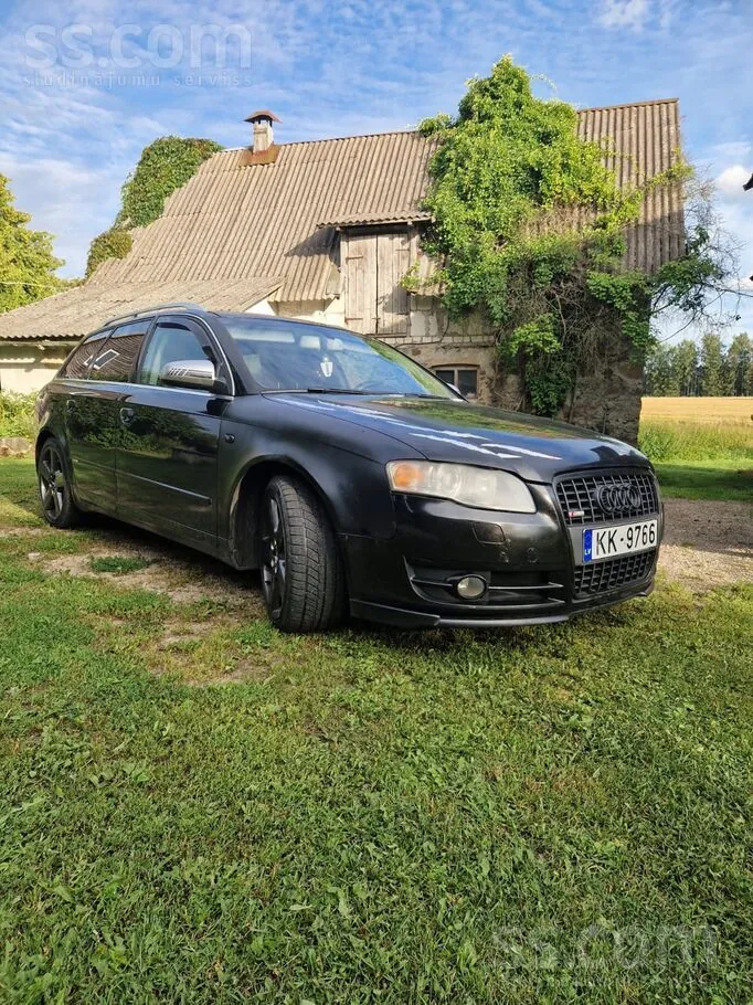 Audi A4 2004 photo 2