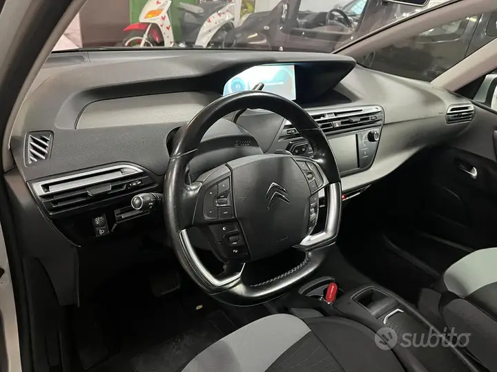 Citroen Grand C4 Picasso 2016 photo 3