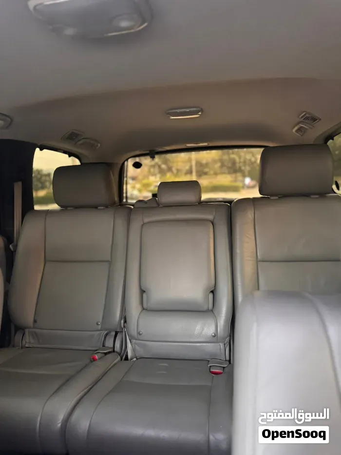 Toyota Sequoia 2012 photo 3