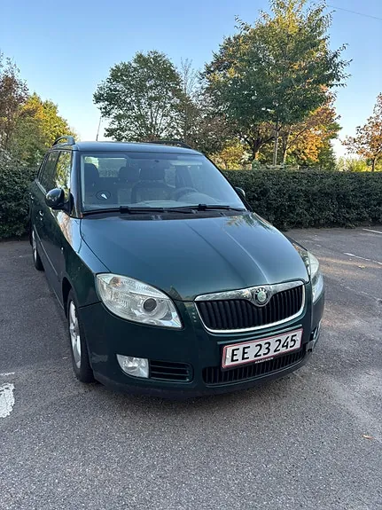 Skoda Fabia 2008 photo 2