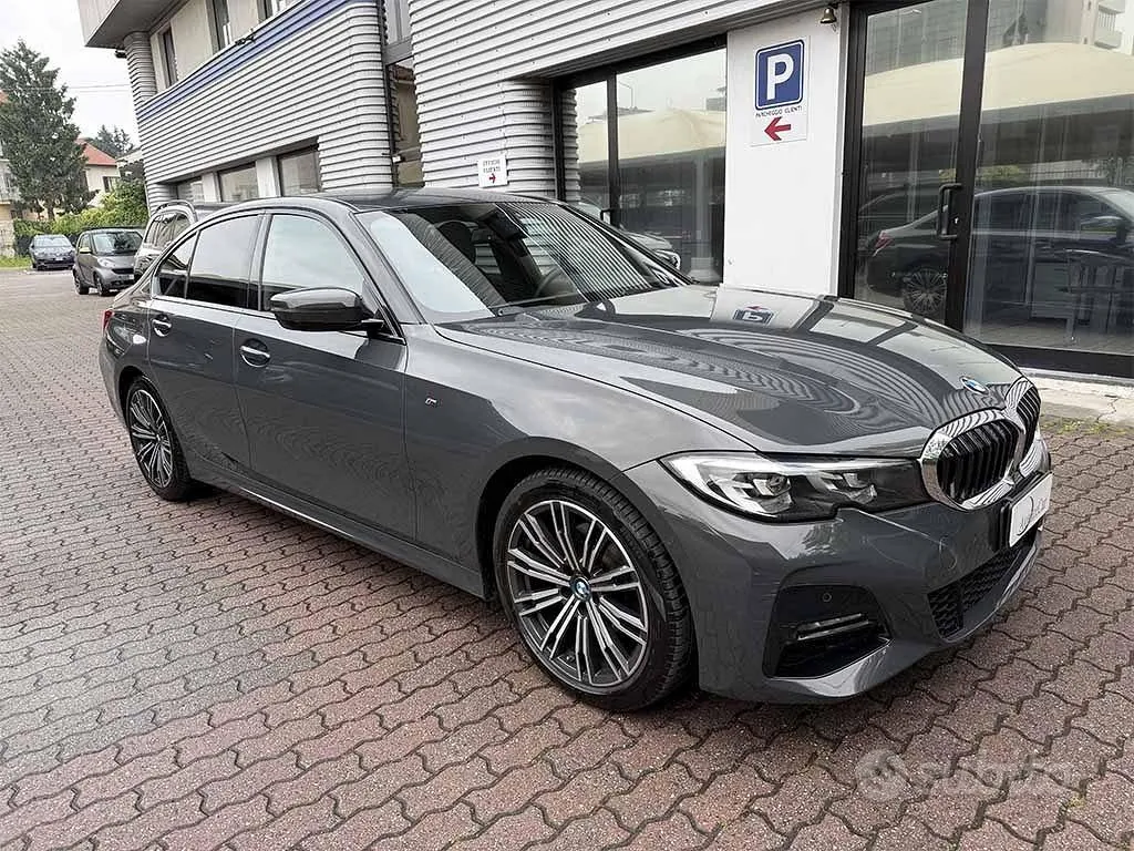BMW 320I 2022 photo 3