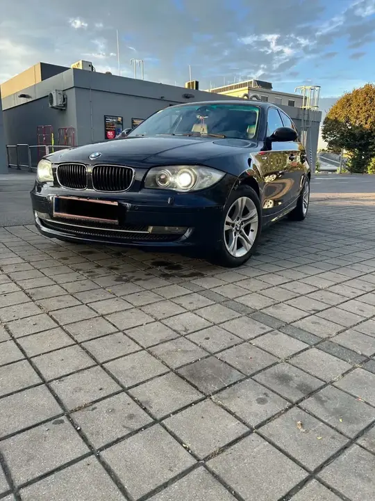 BMW 1 Series 2009 photo 2