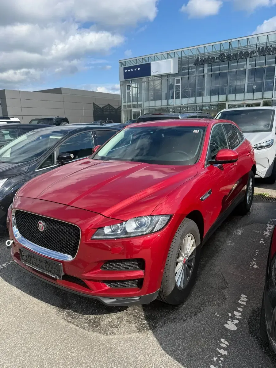 Jaguar F-Pace