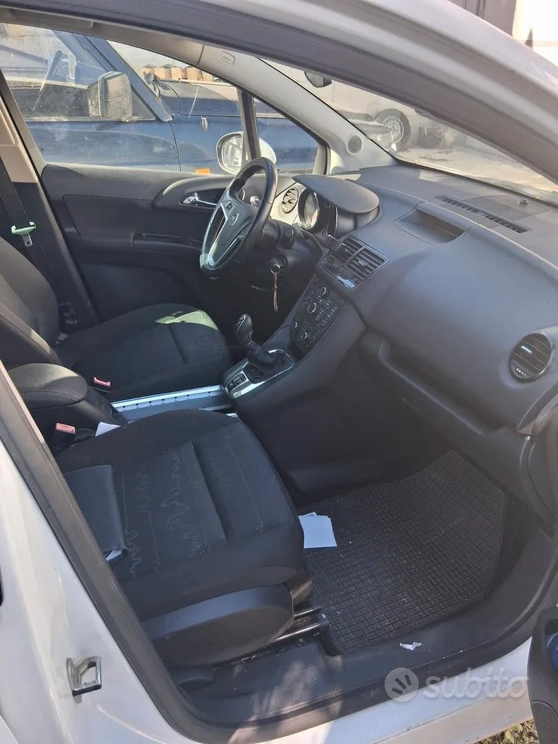 Opel Meriva 2011 photo 4