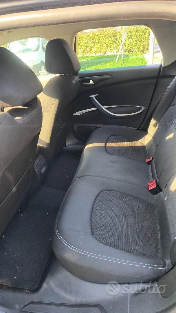 Citroen C5 2010 photo 5