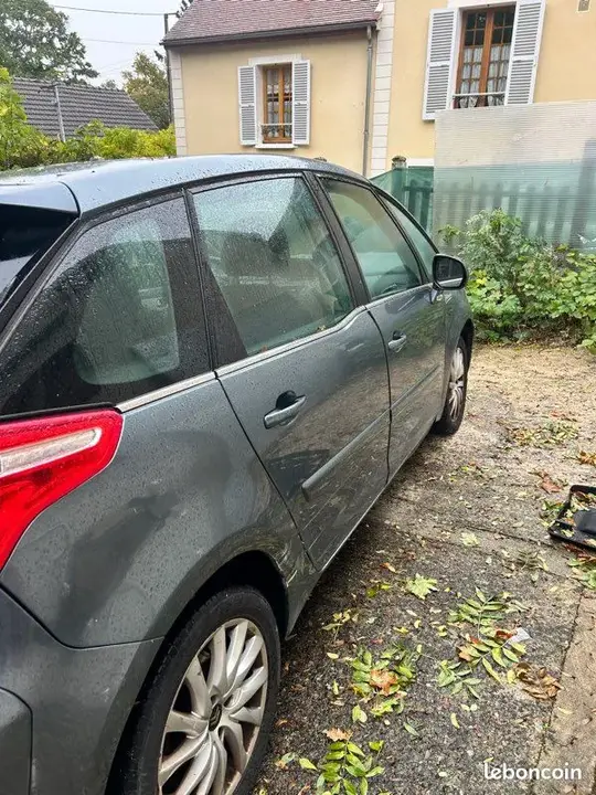 Citroen C4 Picasso 2010 photo 3
