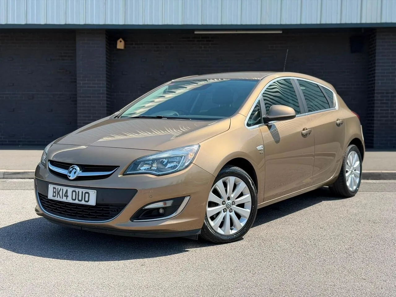 Vauxhall Astra 2014 photo 3