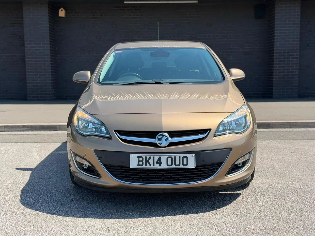 Vauxhall Astra 2014 photo 2