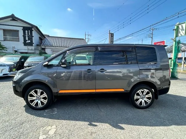 Mitsubishi Delica D:5 2017 photo 4
