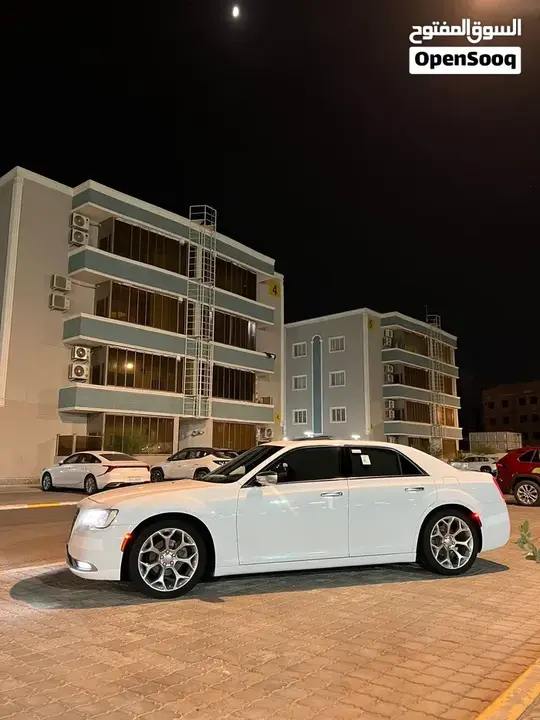 Chrysler 300 2017 photo 2