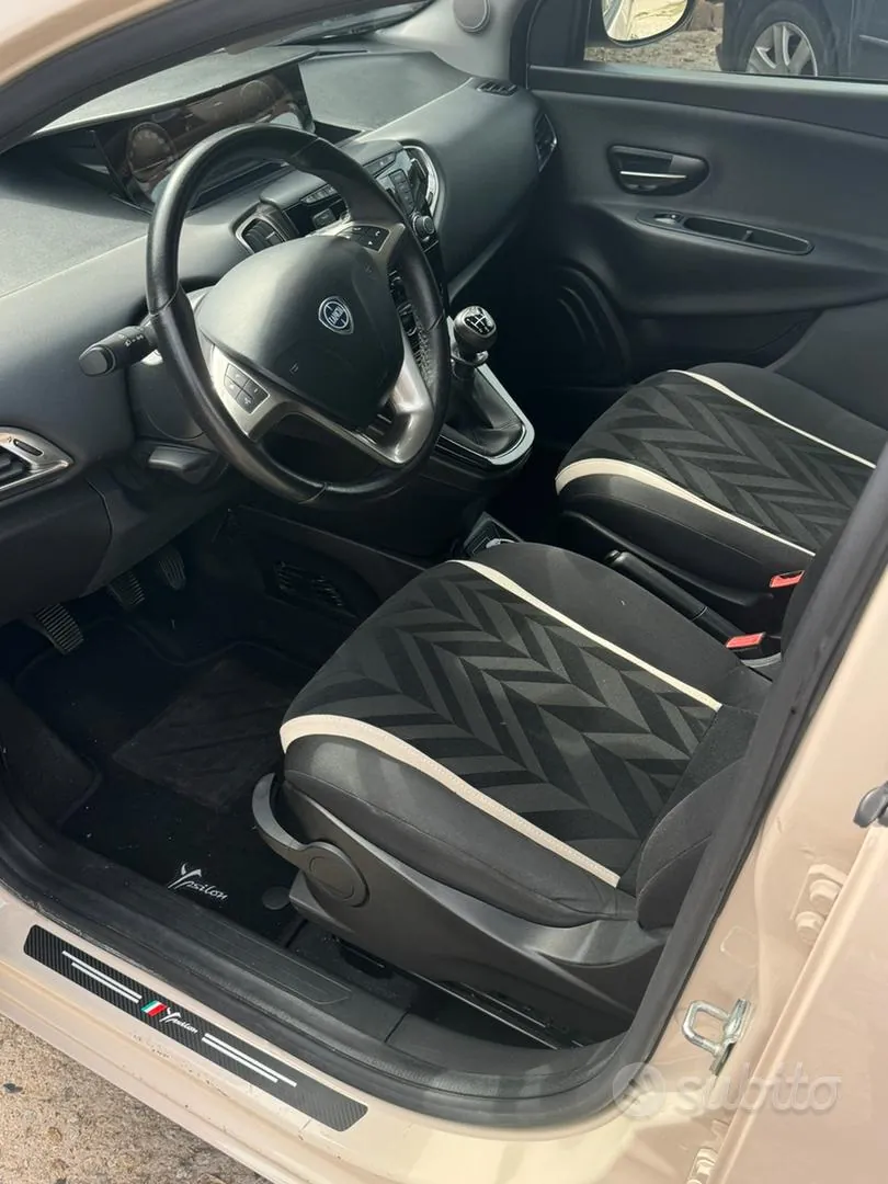 Lancia Ypsilon 2015 photo 3