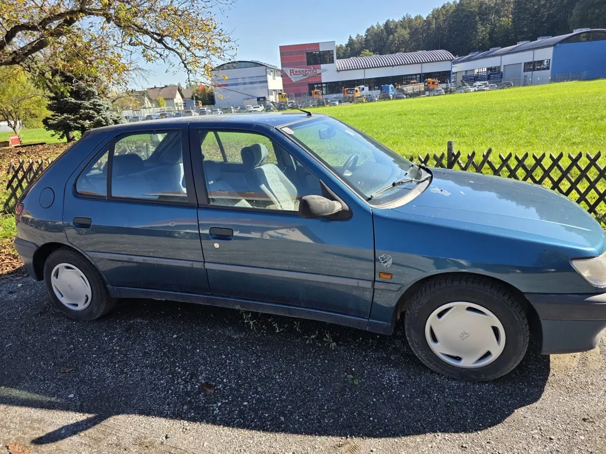 Peugeot 306
