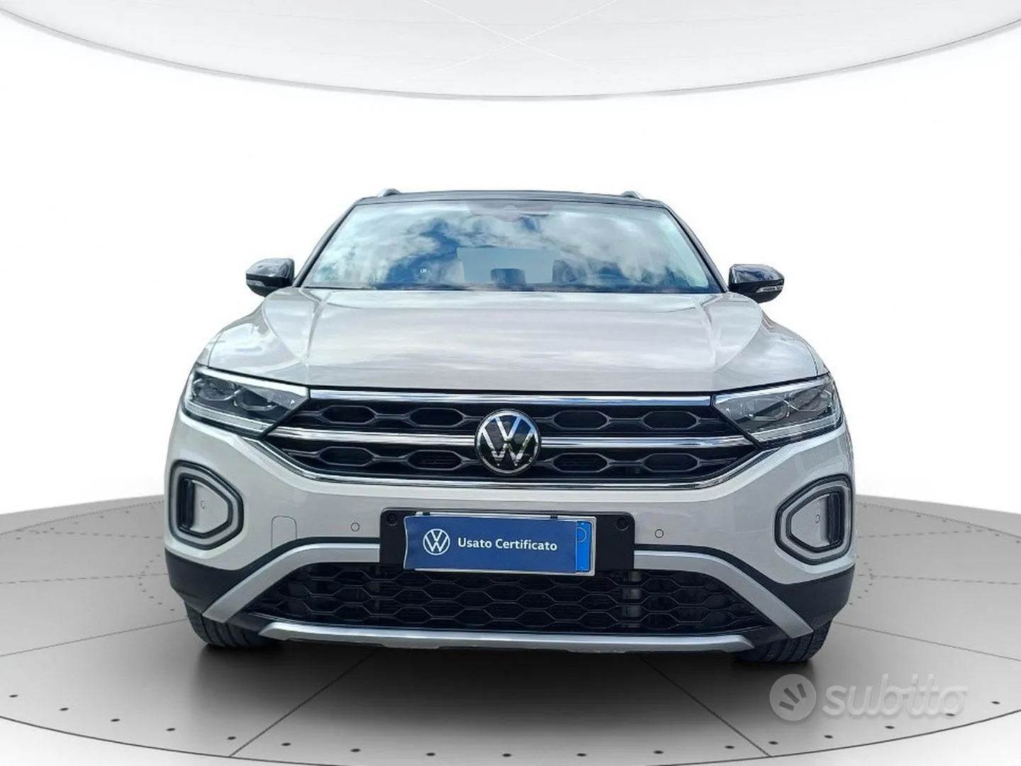 Volkswagen T-Roc 2023 photo 2