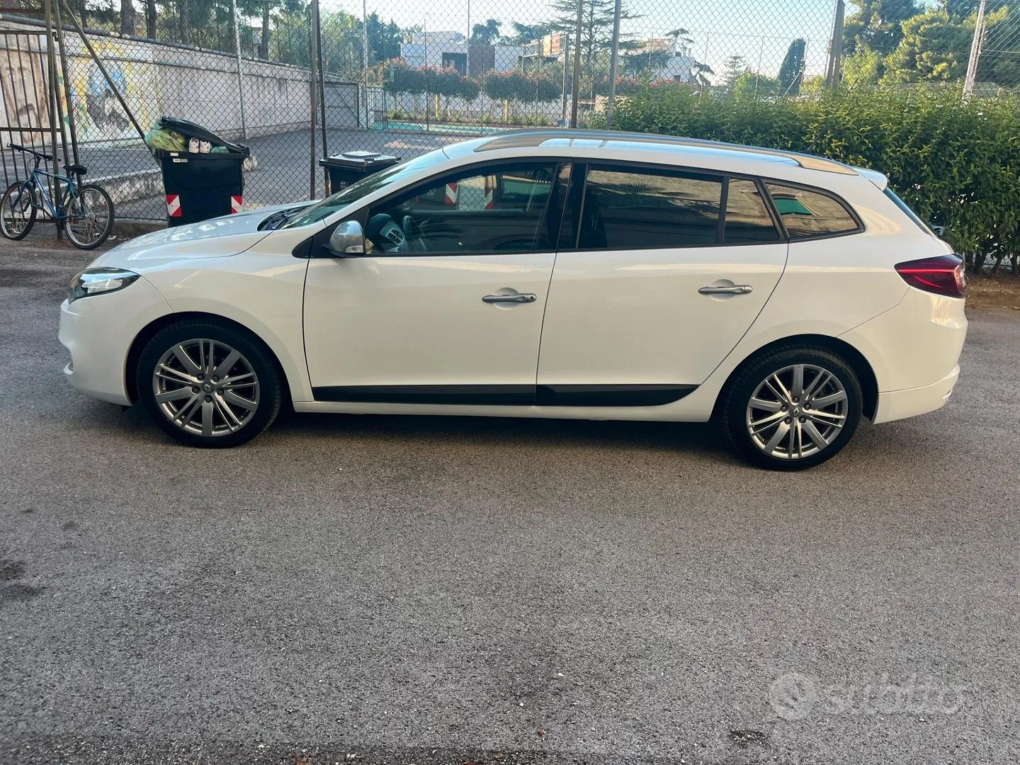 Renault Megane 2011 photo 4