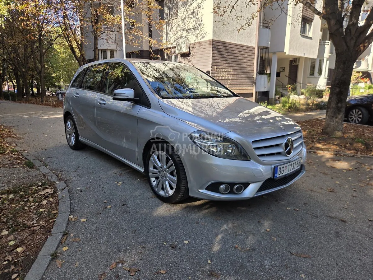Mercedes-Benz B 180 2014 photo 5