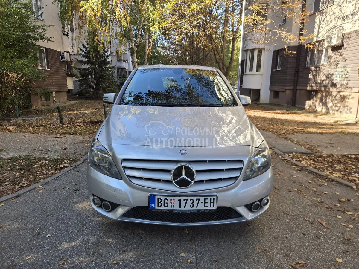 Mercedes-Benz B 180 2014 photo 4